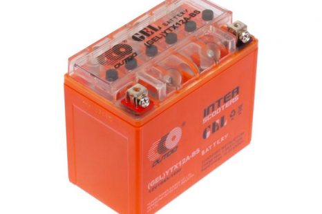 Comment Choisir la Meilleure Batterie Moto ? Guide Complet + FAQ 2025