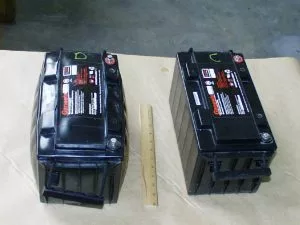 PapyKy - PapyKy trouve que la batterie est trop faible sur les CRD S4. Batterie-voiture-gonflee-endommagee-300x225.jpg